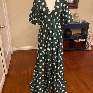Green and White Polka dot maxi dress Medium EUC